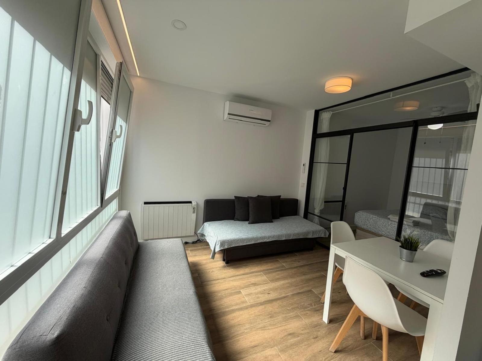 Bernabeu/ C.Universitaria Apartments — Photos 2